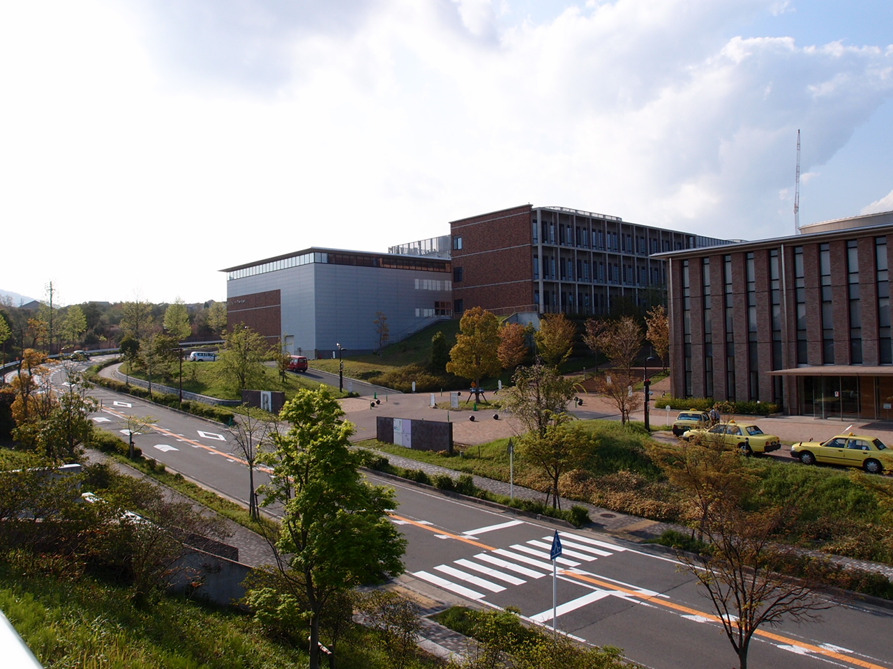 University of Kyoto Katsura Campus by Bineapple - Own work, CC BY-SA 3.0, https://commons.wikimedia.org/w/index.php?curid=22032147